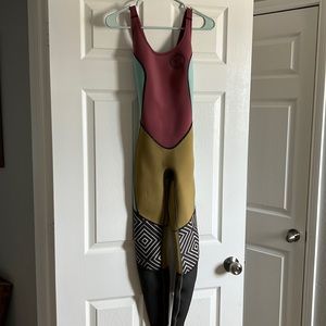 Reversible billabong wet suit